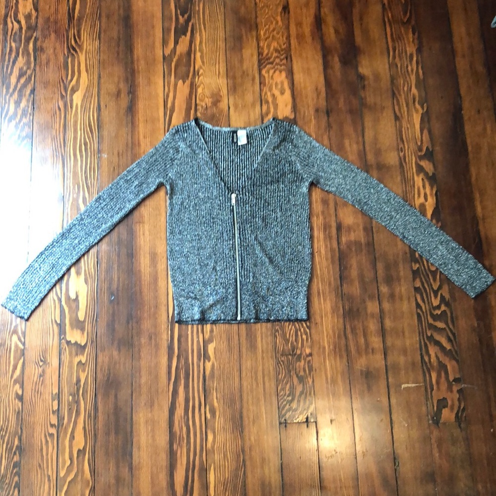 Long sleeved zipper sweater